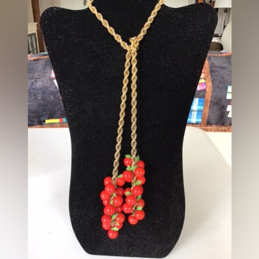 Vintage Goldtone Chunky Lariat Necklace w/Glass Beads and Leaves.  From Estate.